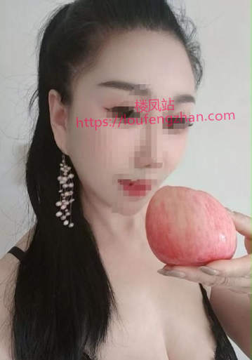倒立一字马骚娘们