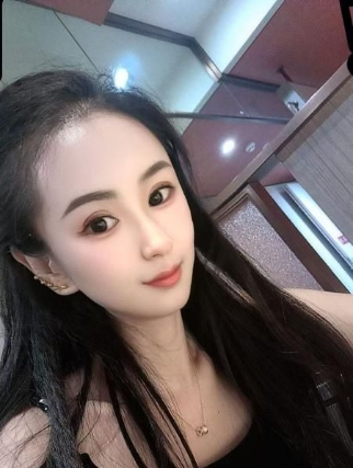 腰细臀圆的小骚逼