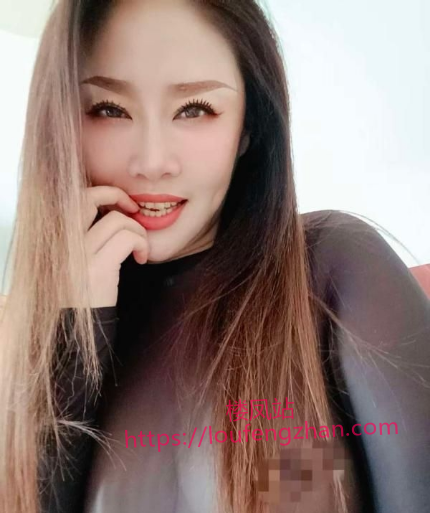 西青津门湖附近美女
