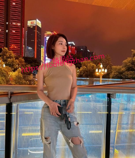 短发健身御姐